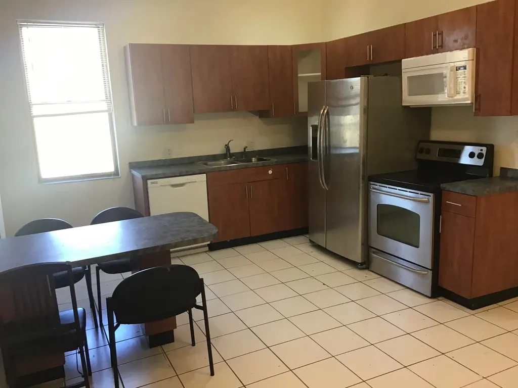 3859 North Whipple Street Chicago IL 60618