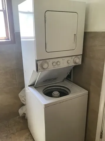 3859 North Whipple Street Chicago IL 60618