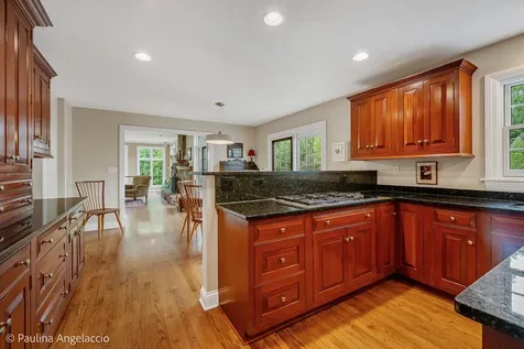 714 Thomas Court Libertyville IL 60048