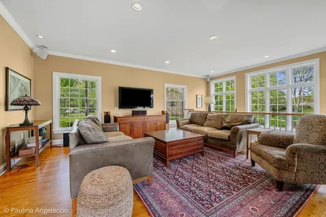 714 Thomas Court Libertyville IL 60048