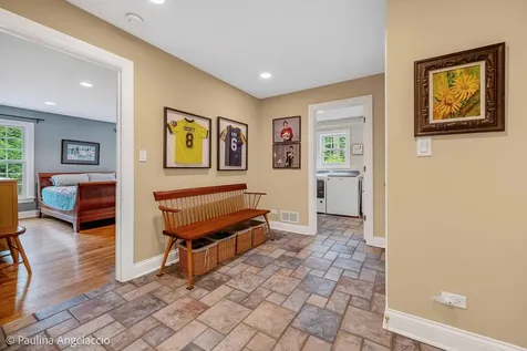 714 Thomas Court Libertyville IL 60048