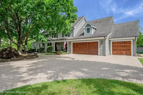 714 Thomas Court Libertyville IL 60048