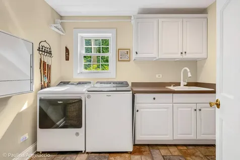 714 Thomas Court Libertyville IL 60048