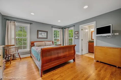 714 Thomas Court Libertyville IL 60048