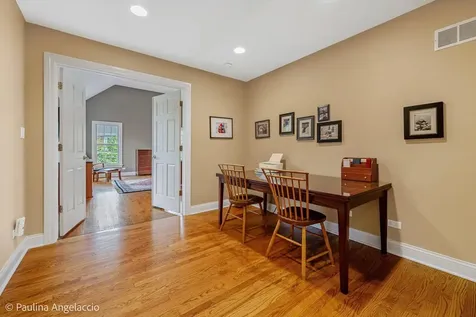 714 Thomas Court Libertyville IL 60048