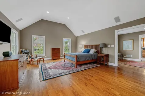 714 Thomas Court Libertyville IL 60048