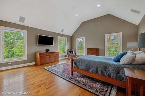 714 Thomas Court Libertyville IL 60048