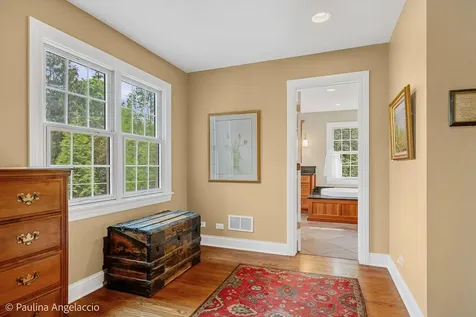 714 Thomas Court Libertyville IL 60048