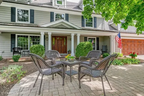714 Thomas Court Libertyville IL 60048