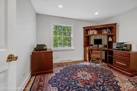 714 Thomas Court Libertyville IL 60048