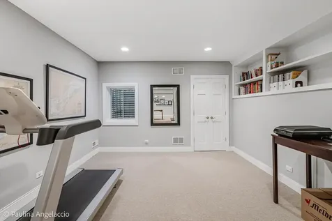 714 Thomas Court Libertyville IL 60048