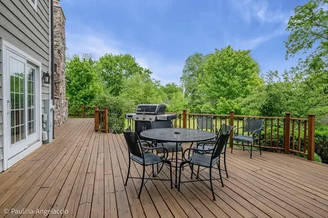 714 Thomas Court Libertyville IL 60048