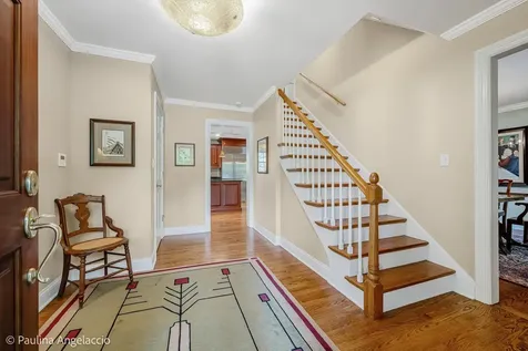 714 Thomas Court Libertyville IL 60048