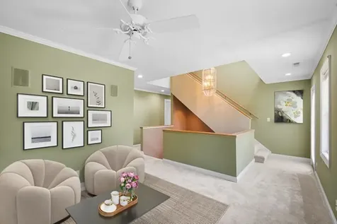 1316 Whitcomb Avenue Des Plaines IL 60018