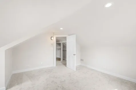 1316 Whitcomb Avenue Des Plaines IL 60018