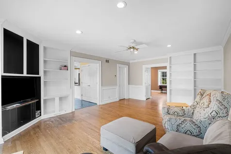 1316 Whitcomb Avenue Des Plaines IL 60018