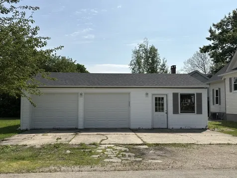 302 Oak Street Earlville IL 60518