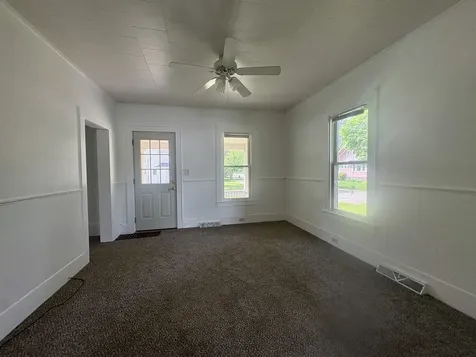 302 Oak Street Earlville IL 60518