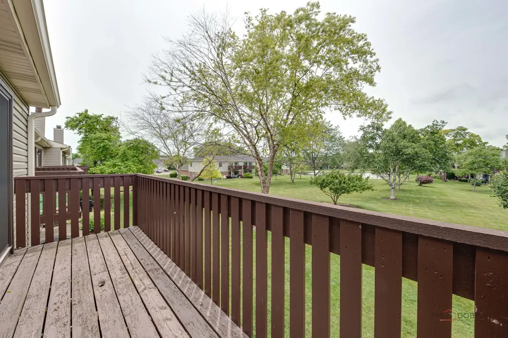 676 Cumberland Trail Roselle IL 60172