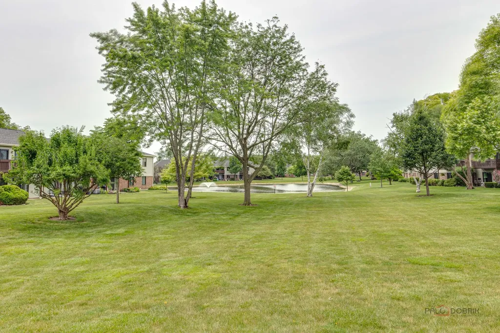 676 Cumberland Trail Roselle IL 60172