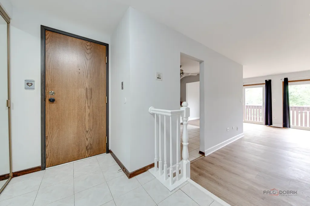 676 Cumberland Trail Roselle IL 60172