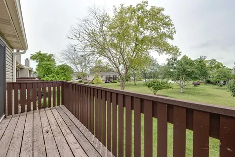 676 Cumberland Trail Roselle IL 60172