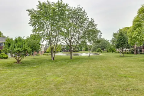 676 Cumberland Trail Roselle IL 60172