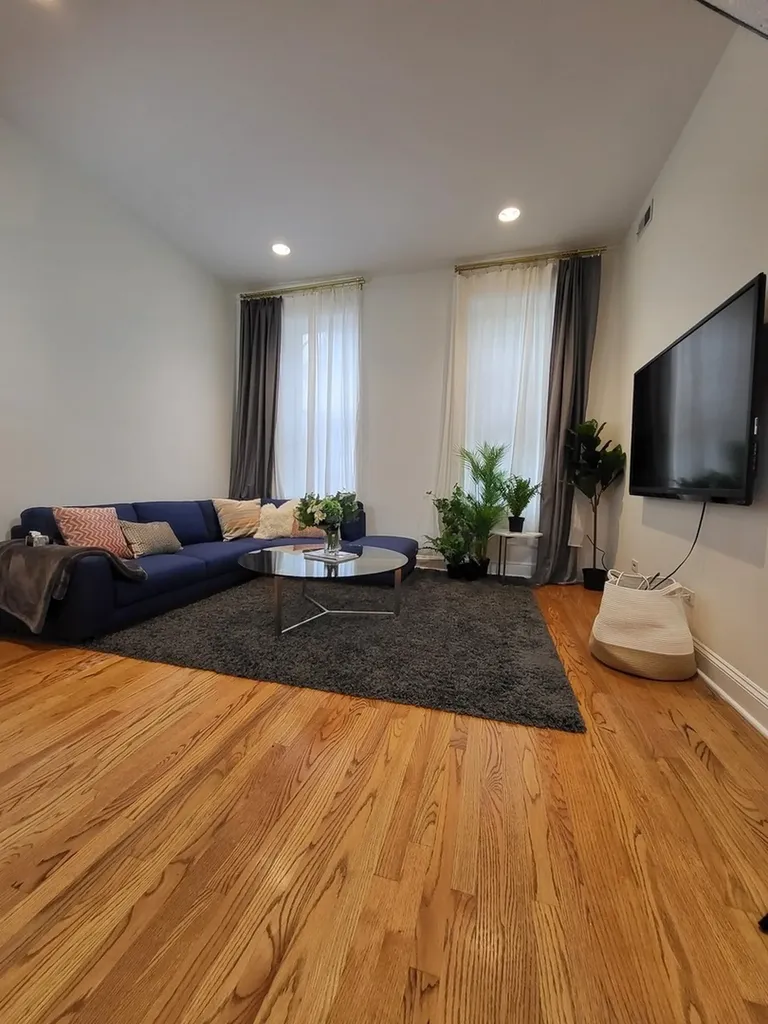 1924 North Honore Street Chicago IL 60622