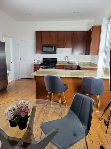 1924 North Honore Street Chicago IL 60622