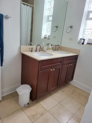 1924 North Honore Street Chicago IL 60622