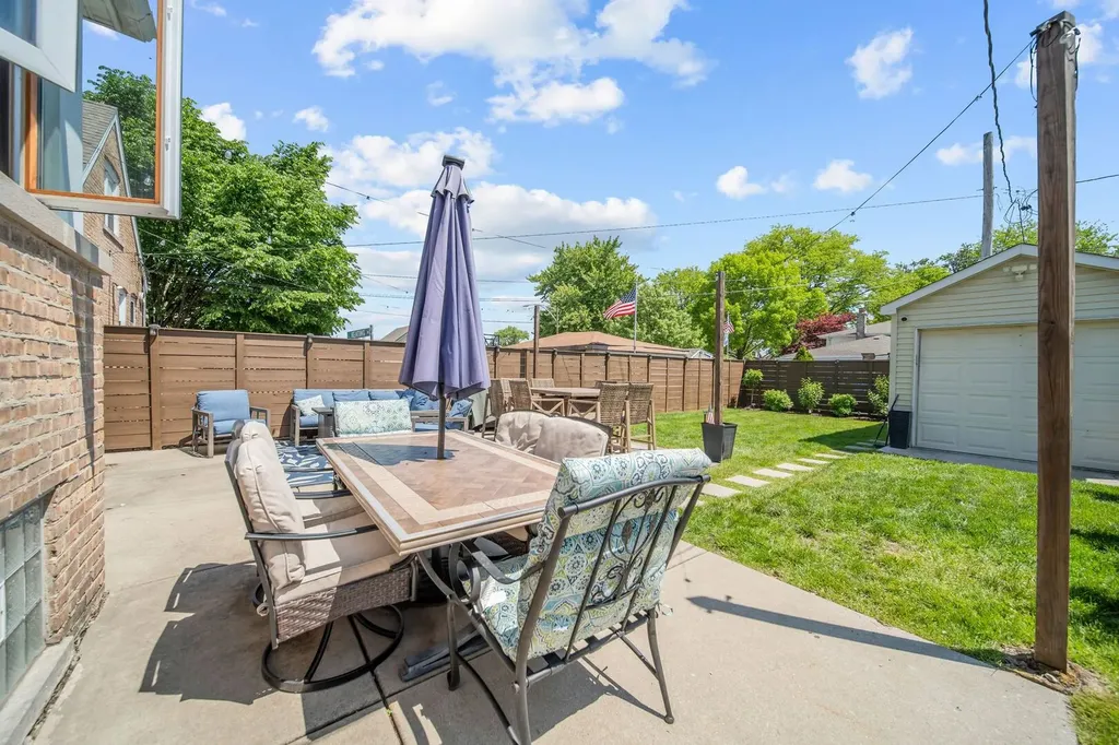10805 South Drake Avenue Chicago IL 60655