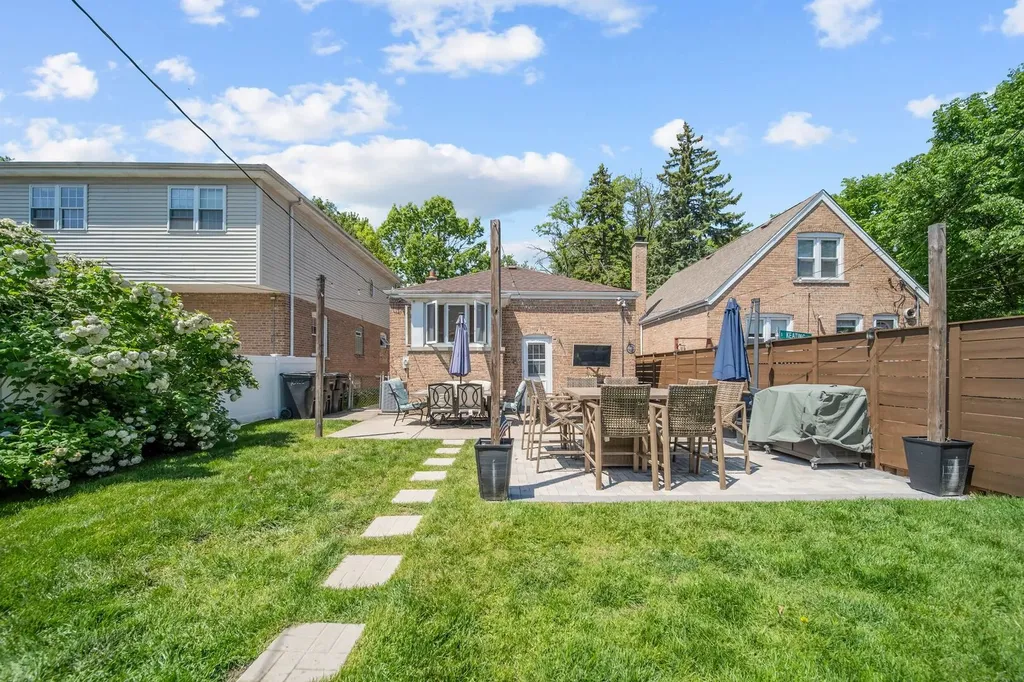 10805 South Drake Avenue Chicago IL 60655