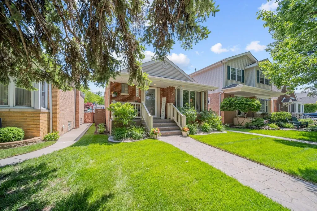 10805 South Drake Avenue Chicago IL 60655