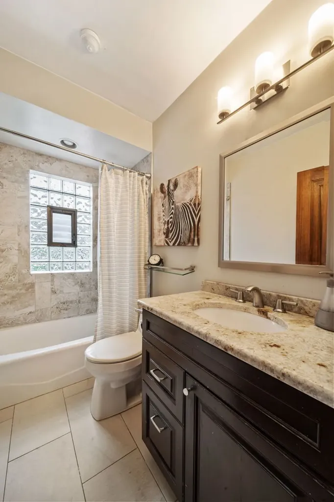 397 South Holly Avenue Elmhurst IL 60126