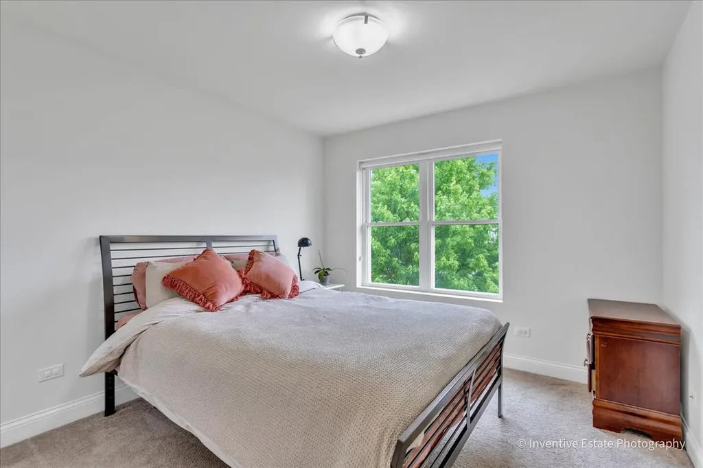 5642 North Lockwood Avenue Chicago IL 60646
