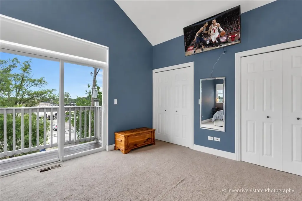 5642 North Lockwood Avenue Chicago IL 60646