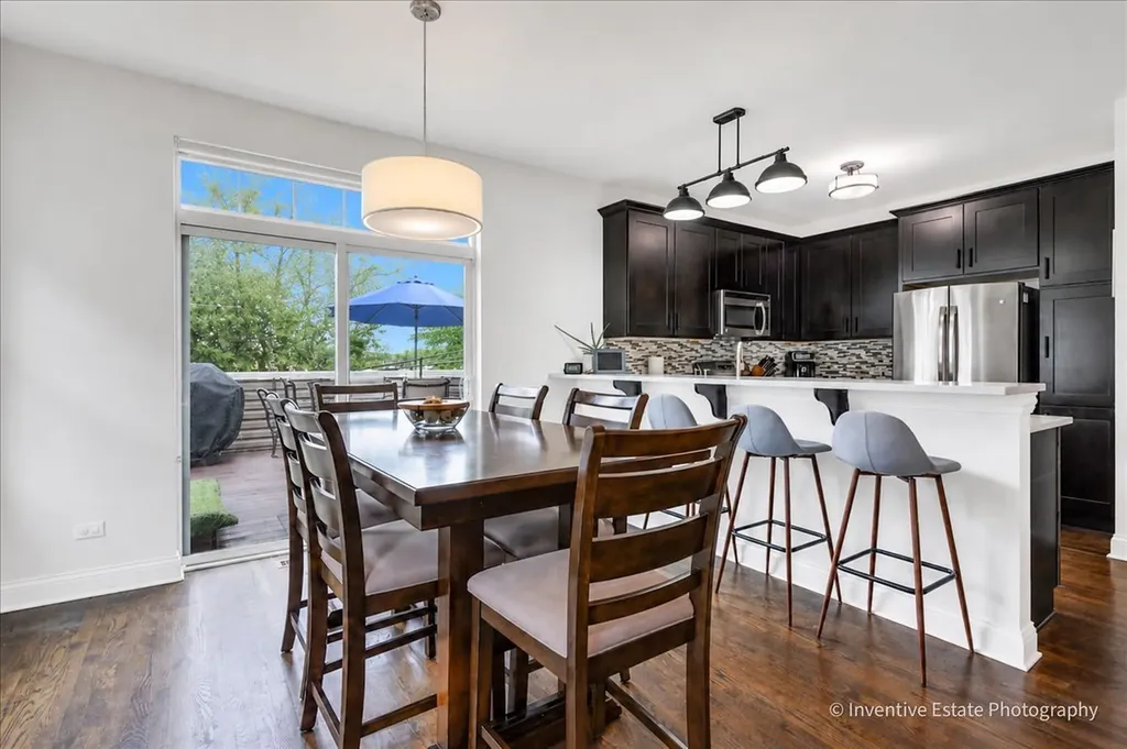 5642 North Lockwood Avenue Chicago IL 60646