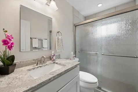 1742 East Tano Lane Mount Prospect IL 60056