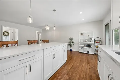 1742 East Tano Lane Mount Prospect IL 60056