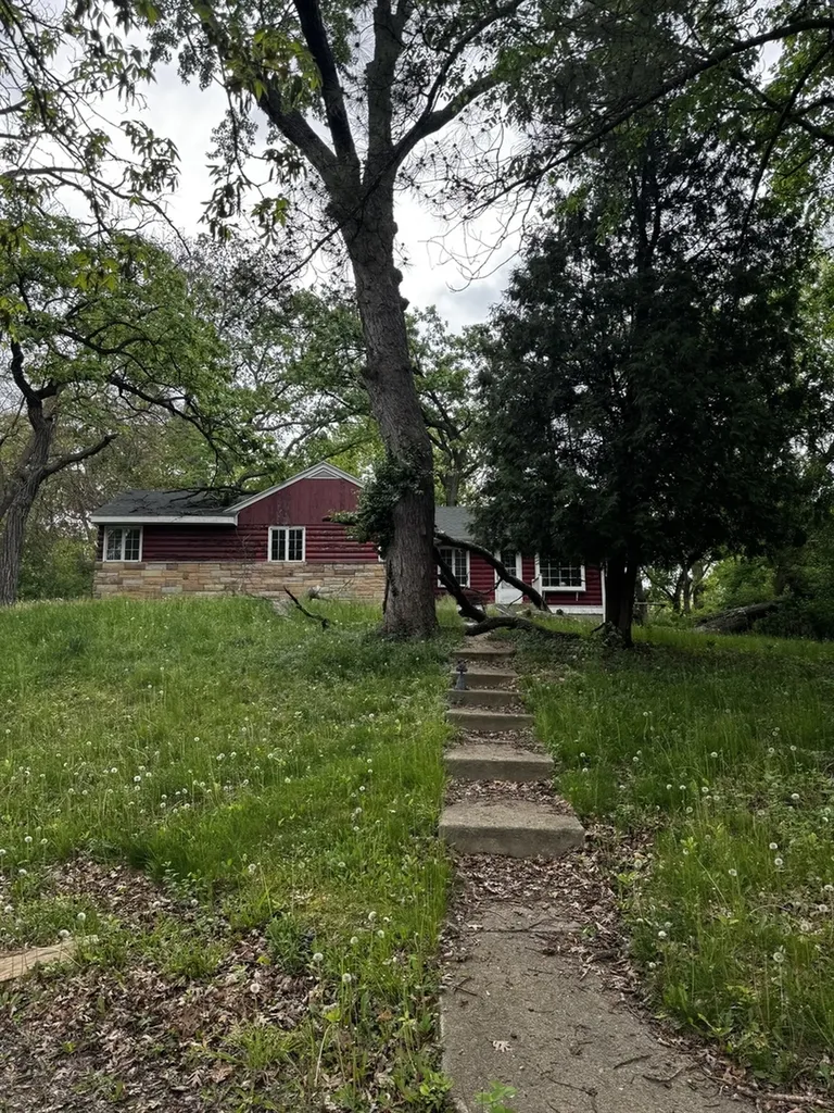 409 Ski Hill Road Fox River Grove IL 60021