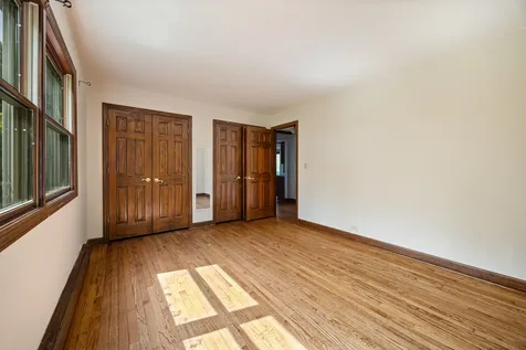 1702 East Northwest Highway Arlington Heights IL 60004