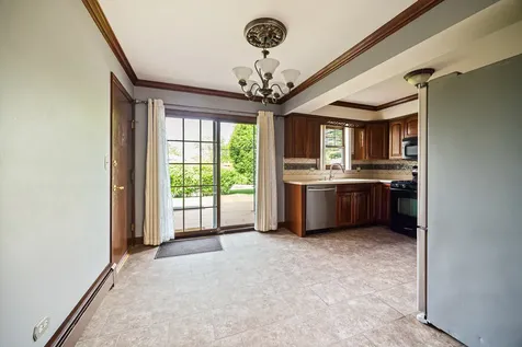 1702 East Northwest Highway Arlington Heights IL 60004