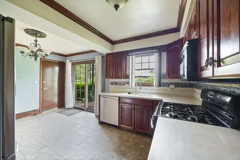 1702 East Northwest Highway Arlington Heights IL 60004