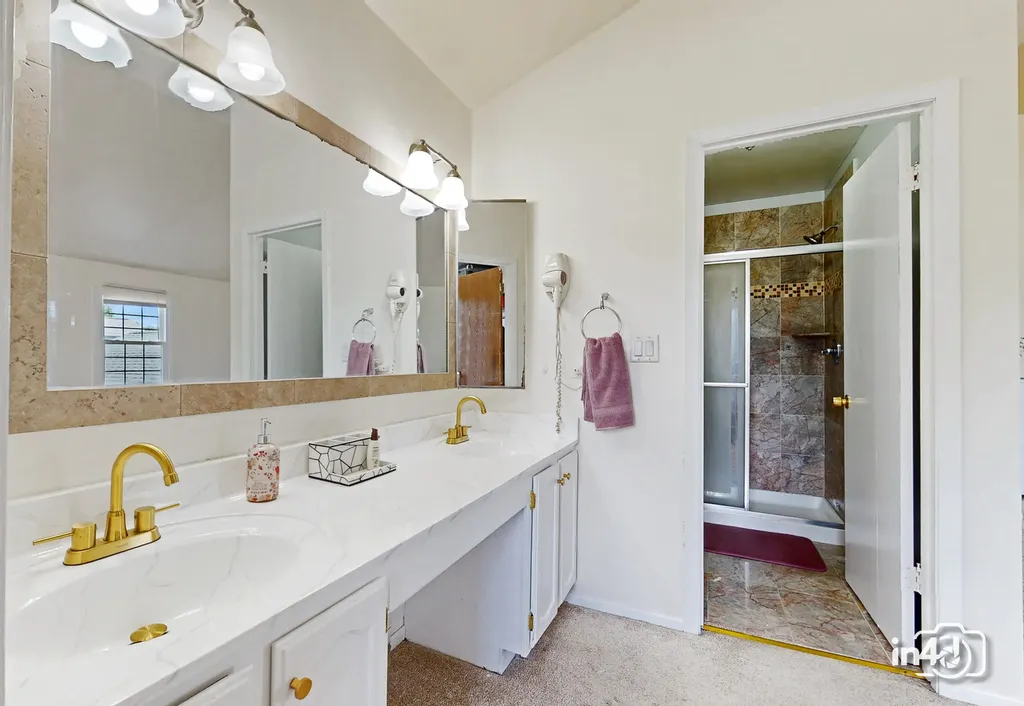 2090 South Valley Road Lombard IL 60148