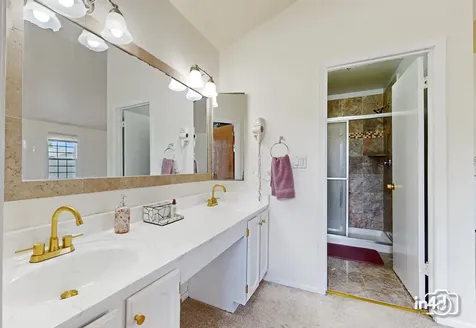 2090 South Valley Road Lombard IL 60148