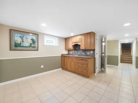 727 Harms Road Glenview IL 60025
