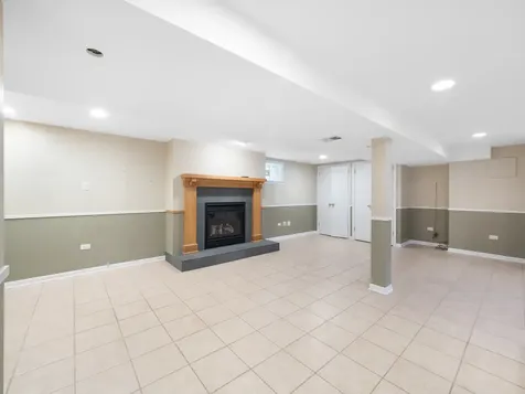 727 Harms Road Glenview IL 60025