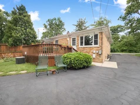 727 Harms Road Glenview IL 60025