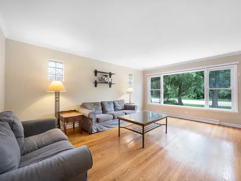 727 Harms Road Glenview IL 60025