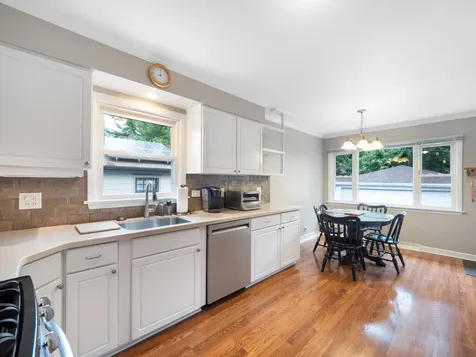 727 Harms Road Glenview IL 60025